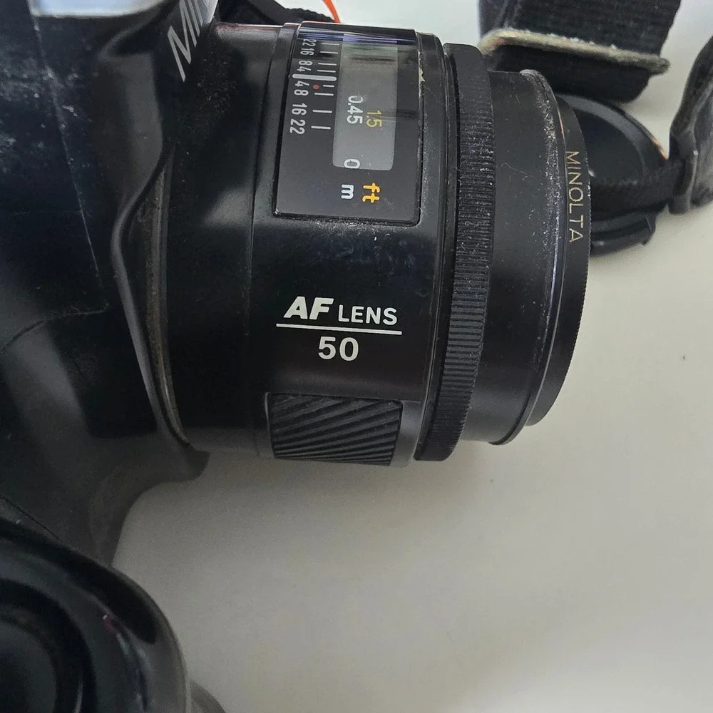 Minolta Maxxum 5000i 35mm‎ SLR Film Camera with AF 50mm Lens and Strap Black